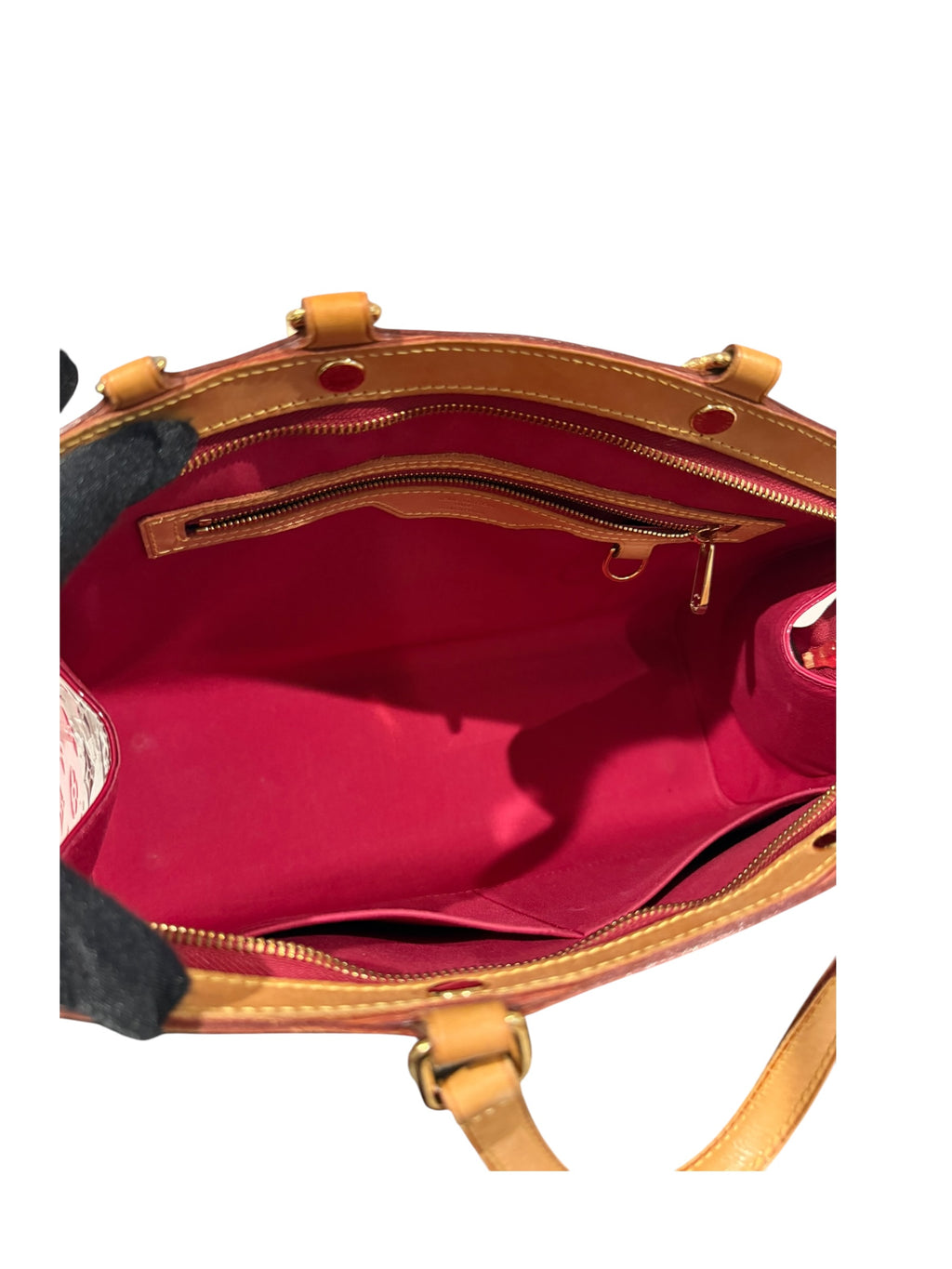 Pre-owned Louis Vuitton Vernis Brea MM Rose Shoulder bag with strap