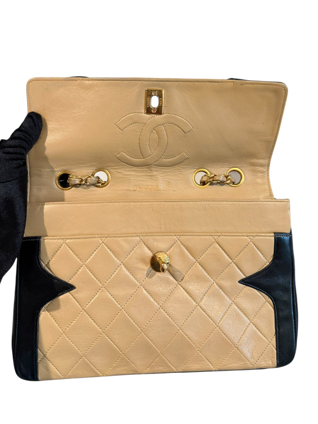 Pre-owned Chanel leather Beige and Black vintage two tone shoulder bag 1980s