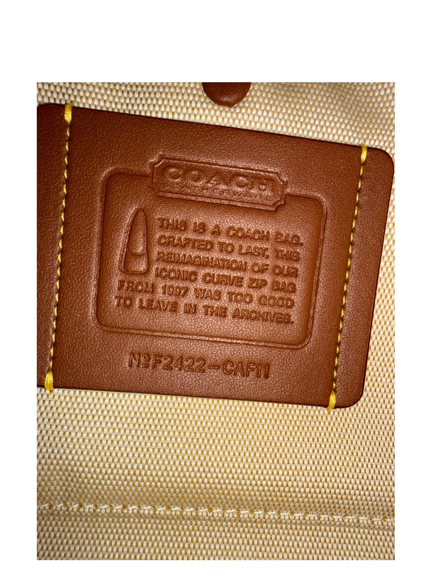 *NEW WITH TAGS* Coach leather Curve Zip Shoulder Bag